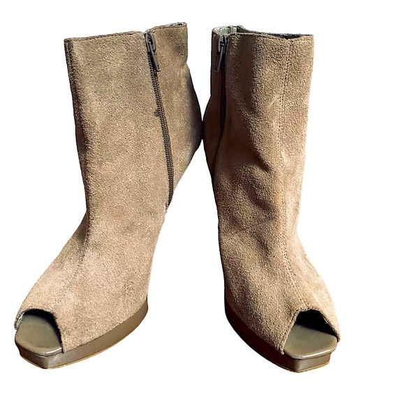 Steve Madden Tan Suede Leather High heel Ankle Boots , Women size 8 1/2 - Picture 1 of 6